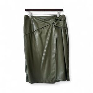 Kate Kasin Women’s Olive Green Faux Leather Skirt w/Knot Waist Detail- Large